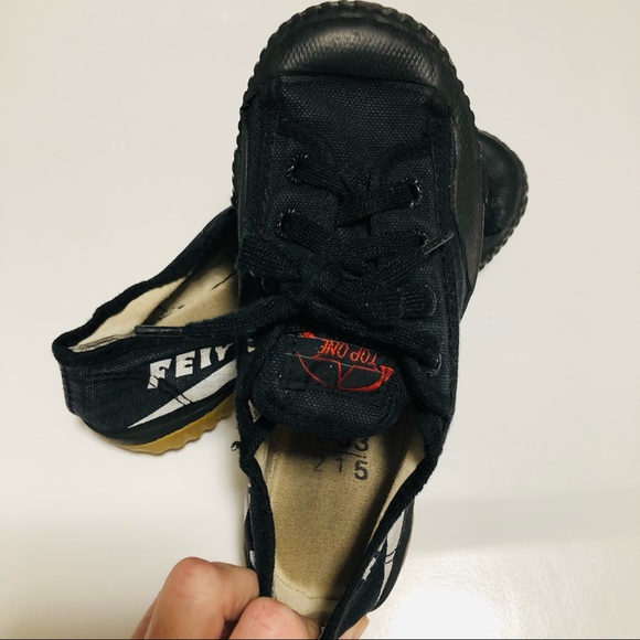 Feiyue Kung Fu Shoes (33/size 2) - Picture 2 of 4